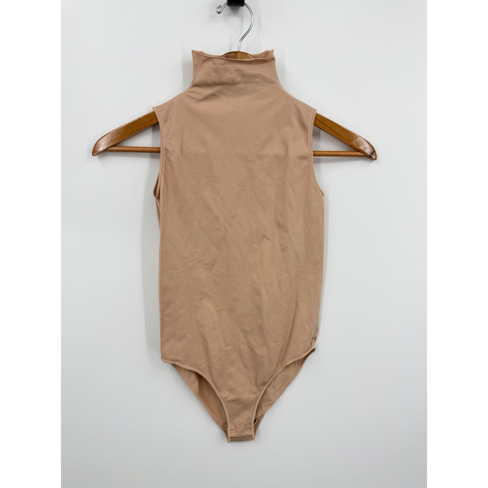 SKIMS Mock Neck Bodysuit Womens S/M Sand Sleeveless Stretch Snap Closure